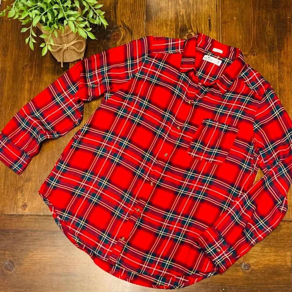 Hollister Holiday plaid boyfriend button down M